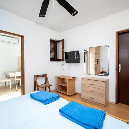 Apartment By The Sea Bibinje, Zadar - 22508 *